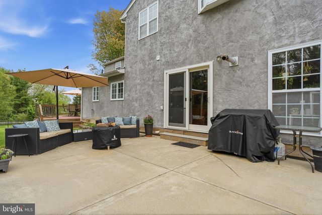 2 BUCKINGHAM DR, Downingtown, PA 19335