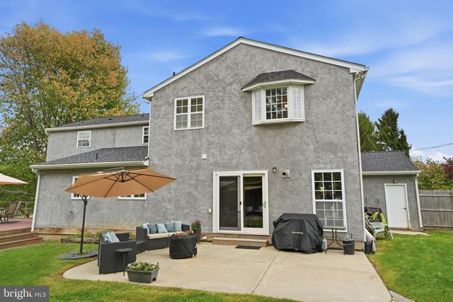 2 BUCKINGHAM DR, Downingtown, PA 19335