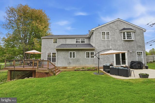 2 BUCKINGHAM DR, Downingtown, PA 19335