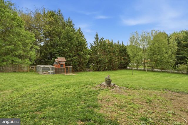 2 BUCKINGHAM DR, Downingtown, PA 19335