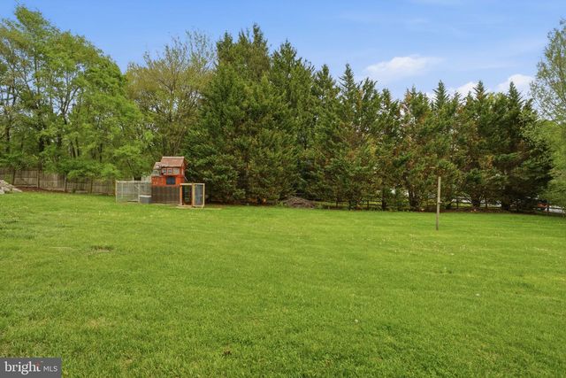 2 BUCKINGHAM DR, Downingtown, PA 19335