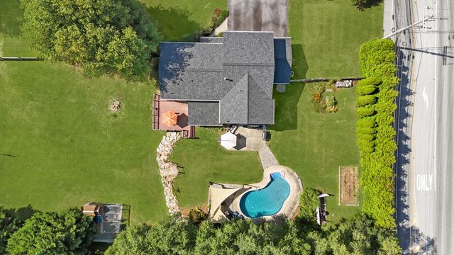 2 BUCKINGHAM DR, Downingtown, PA 19335