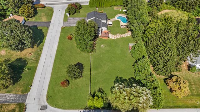 2 BUCKINGHAM DR, Downingtown, PA 19335