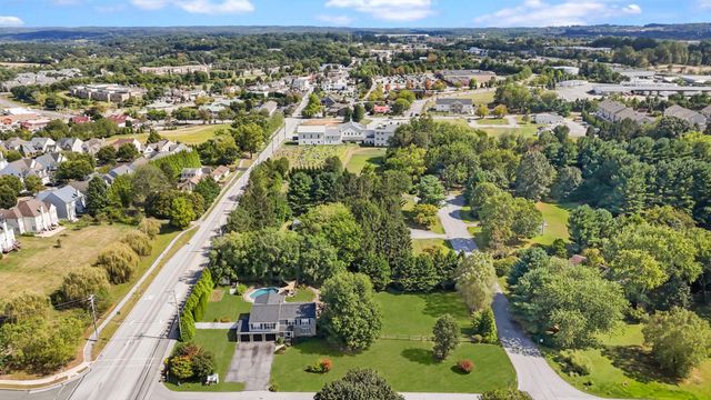 2 BUCKINGHAM DR, Downingtown, PA 19335