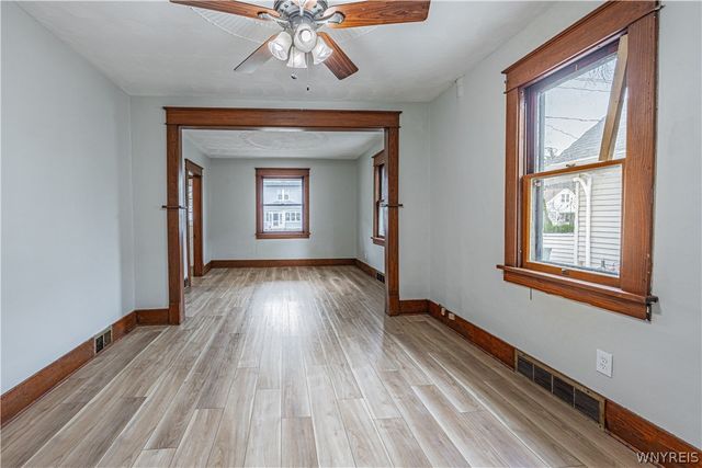 216 74th Street, Niagara Falls, NY 14304