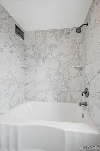 216 74th Street, Niagara Falls, NY 14304