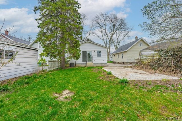 216 74th Street, Niagara Falls, NY 14304