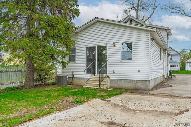 216 74th Street, Niagara Falls, NY 14304