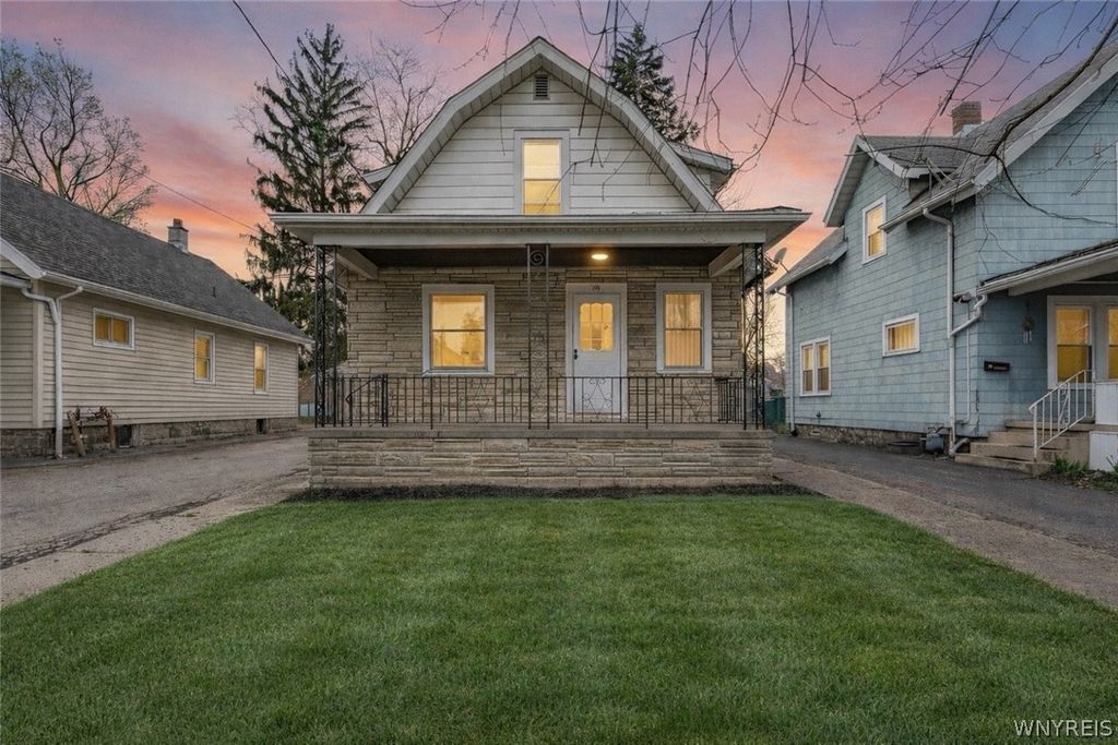 216 74th Street, Niagara Falls, NY 14304
