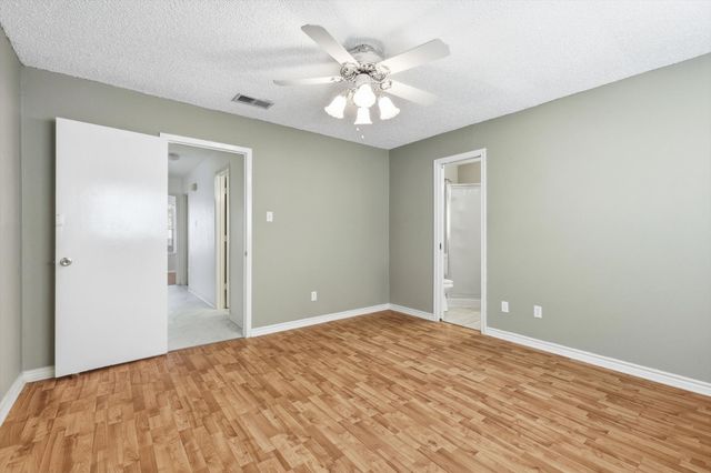 1410 Mohawk Drive, Arlington, TX 76012