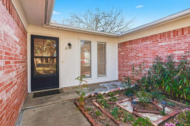 1410 Mohawk Drive, Arlington, TX 76012