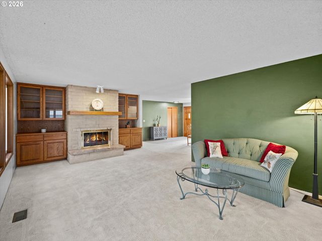 19330 Sw CLARION Ct, Beaverton, OR 97003