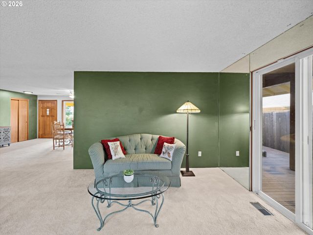 19330 Sw CLARION Ct, Beaverton, OR 97003
