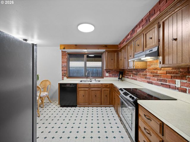 19330 Sw CLARION Ct, Beaverton, OR 97003