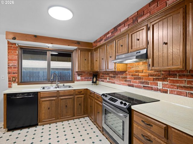 19330 Sw CLARION Ct, Beaverton, OR 97003