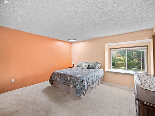 19330 Sw CLARION Ct, Beaverton, OR 97003