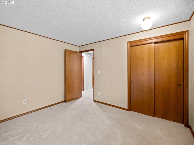 19330 Sw CLARION Ct, Beaverton, OR 97003