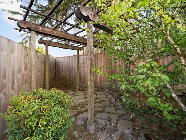 19330 Sw CLARION Ct, Beaverton, OR 97003