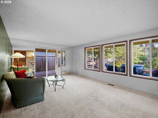 19330 Sw CLARION Ct, Beaverton, OR 97003