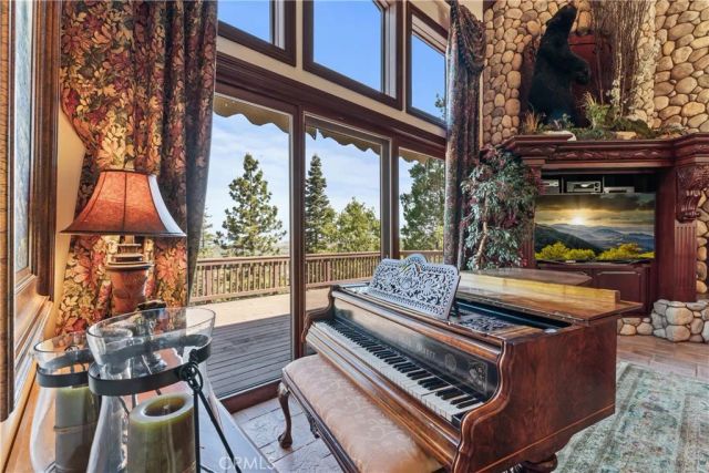 293 Fairway, Lake Arrowhead, CA 92352