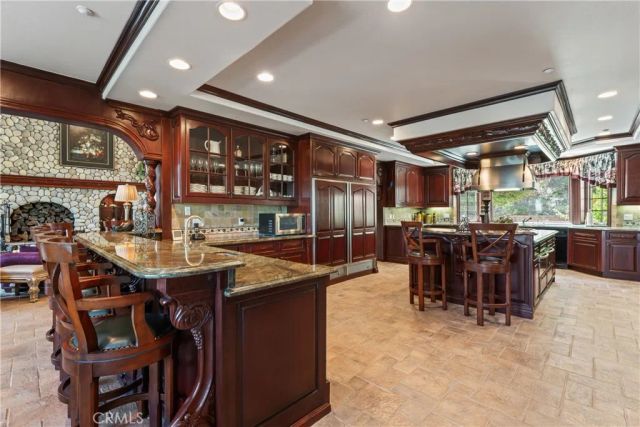 293 Fairway, Lake Arrowhead, CA 92352