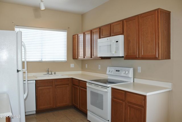 13661 W OCOTILLO Lane, Surprise, AZ 85374