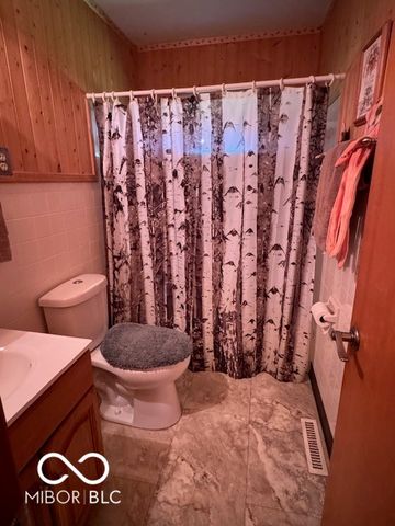 6077 S 200 E, Waldron, IN 46182