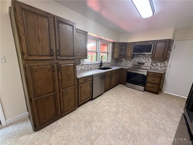 4184 Wood Acre Drive, Bellbrook, OH 45305