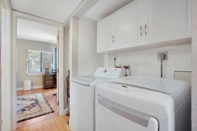 248 Wimbledon Lake Dr 248, Plantation, FL 33324