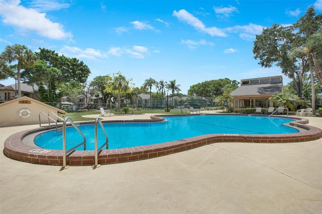 248 Wimbledon Lake Dr 248, Plantation, FL 33324