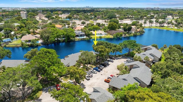 248 Wimbledon Lake Dr 248, Plantation, FL 33324