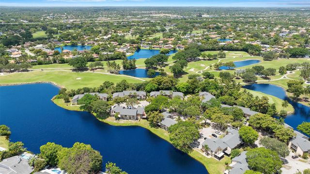 248 Wimbledon Lake Dr 248, Plantation, FL 33324