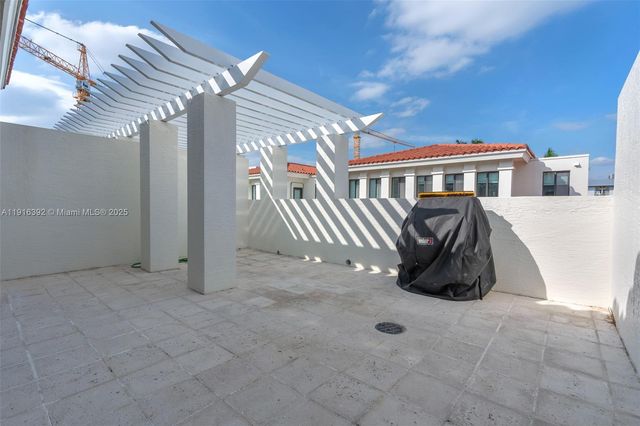 1162 98th St 4, Bay Harbor Islands, FL 33154