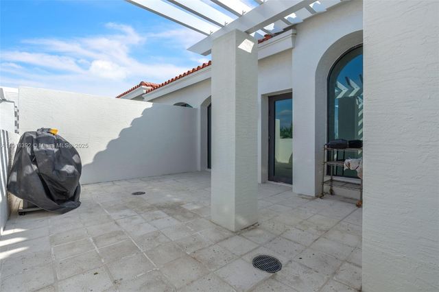 1162 98th St 4, Bay Harbor Islands, FL 33154