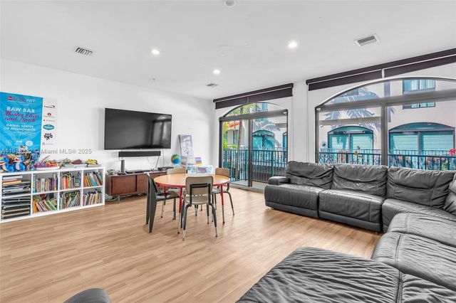 1162 98th St 4, Bay Harbor Islands, FL 33154