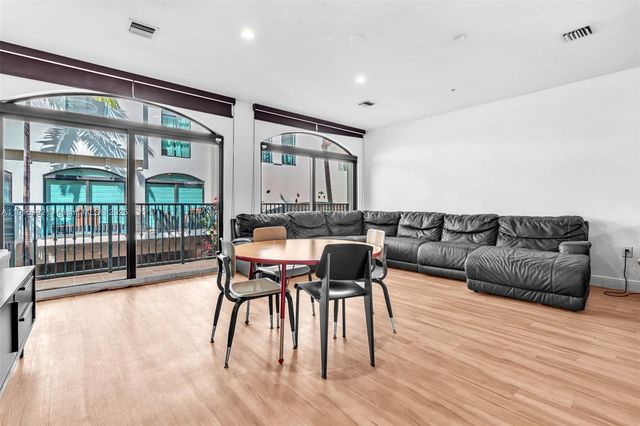 1162 98th St 4, Bay Harbor Islands, FL 33154