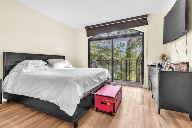 1162 98th St 4, Bay Harbor Islands, FL 33154