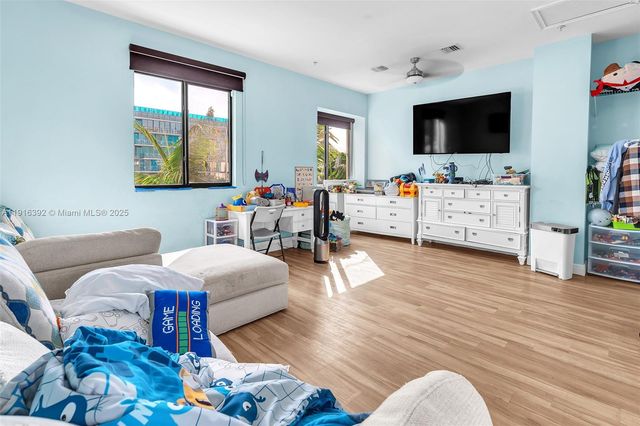 1162 98th St 4, Bay Harbor Islands, FL 33154