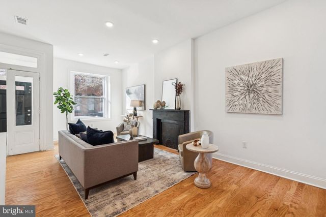 2433 BROWN ST, Philadelphia, PA 19130