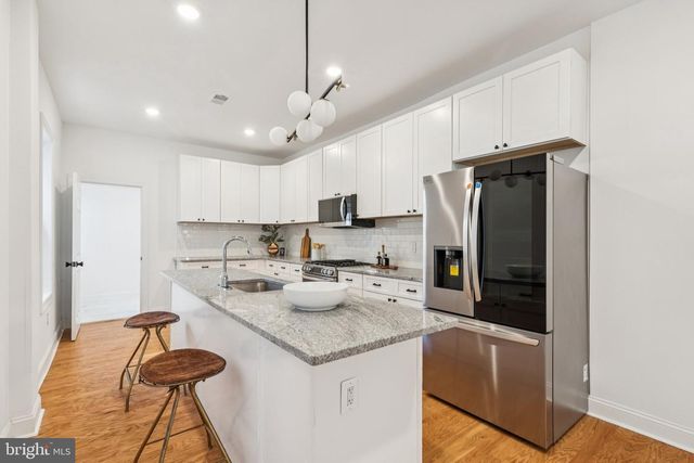 2433 BROWN ST, Philadelphia, PA 19130