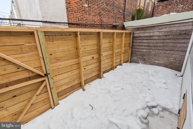 2433 BROWN ST, Philadelphia, PA 19130