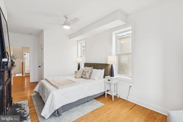 2433 BROWN ST, Philadelphia, PA 19130