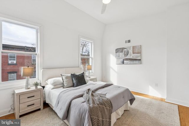 2433 BROWN ST, Philadelphia, PA 19130