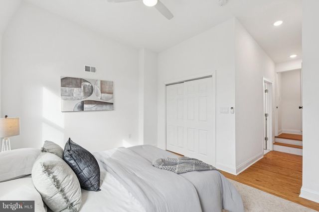 2433 BROWN ST, Philadelphia, PA 19130