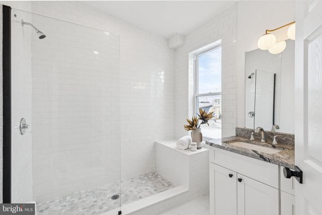 2433 BROWN ST, Philadelphia, PA 19130