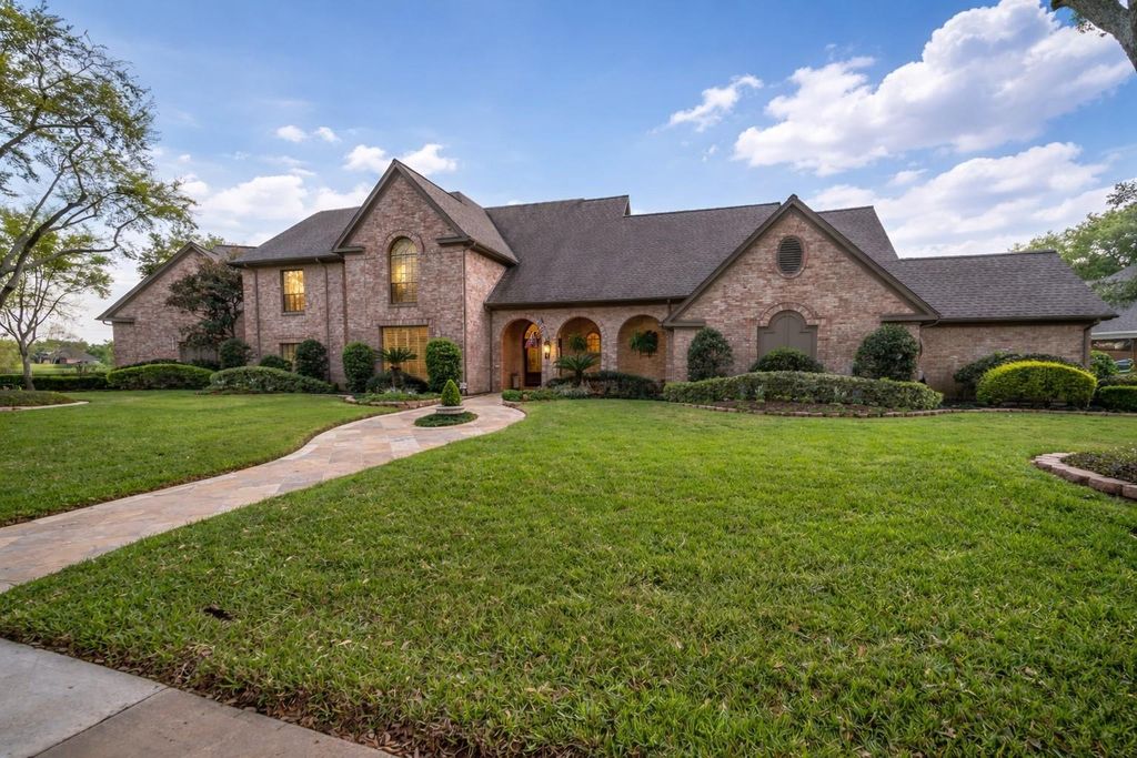 23 Muirfield Way, Sugar Land, TX 77479