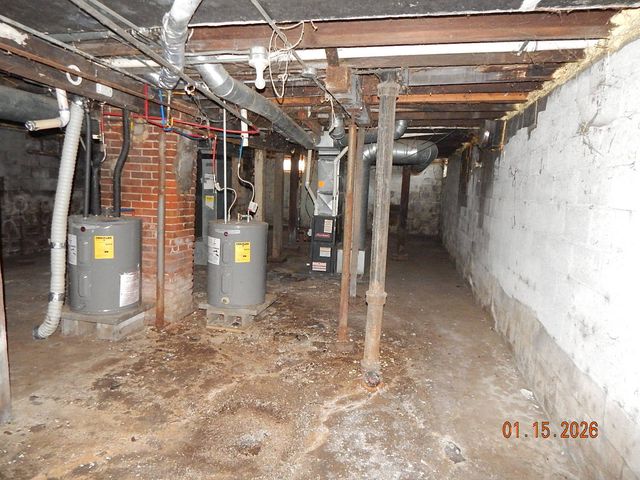 1410 W 4th St Street, Davenport, IA 52802