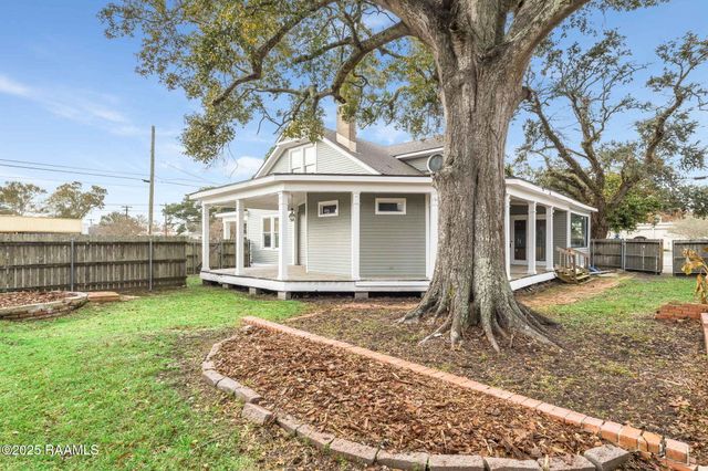 122 W Port Street, St. Martinville, LA 70582