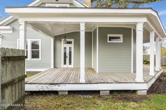 122 W Port Street, St. Martinville, LA 70582