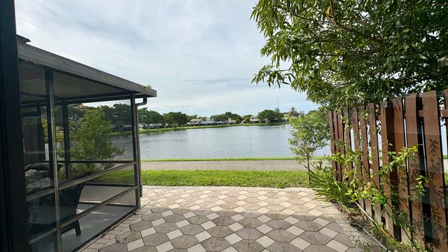 5325 TENNIS Lane, Delray Beach, FL 33484